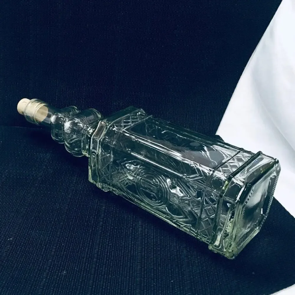 Large Clear Glass Bud Vase / Apothecary Glass Bottle with Cork Lid - Picture 3 of 4